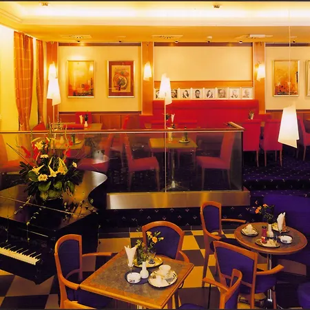 & Diana Hotel 3*